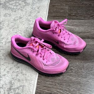 Nike Pink Sneakers Athletic running shoes